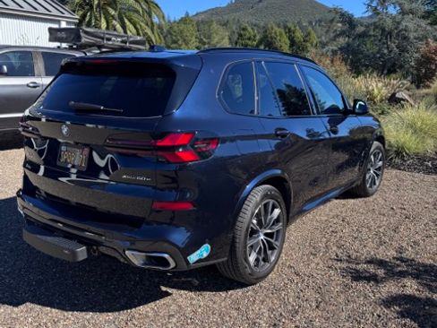 Used 2025 BMW X5 xDrive50e w/ M Sport Package image 4