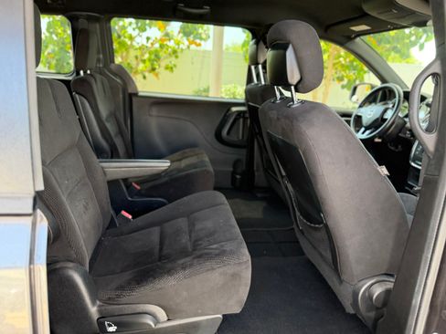 Used 2014 Dodge Grand Caravan SE FWD image 13