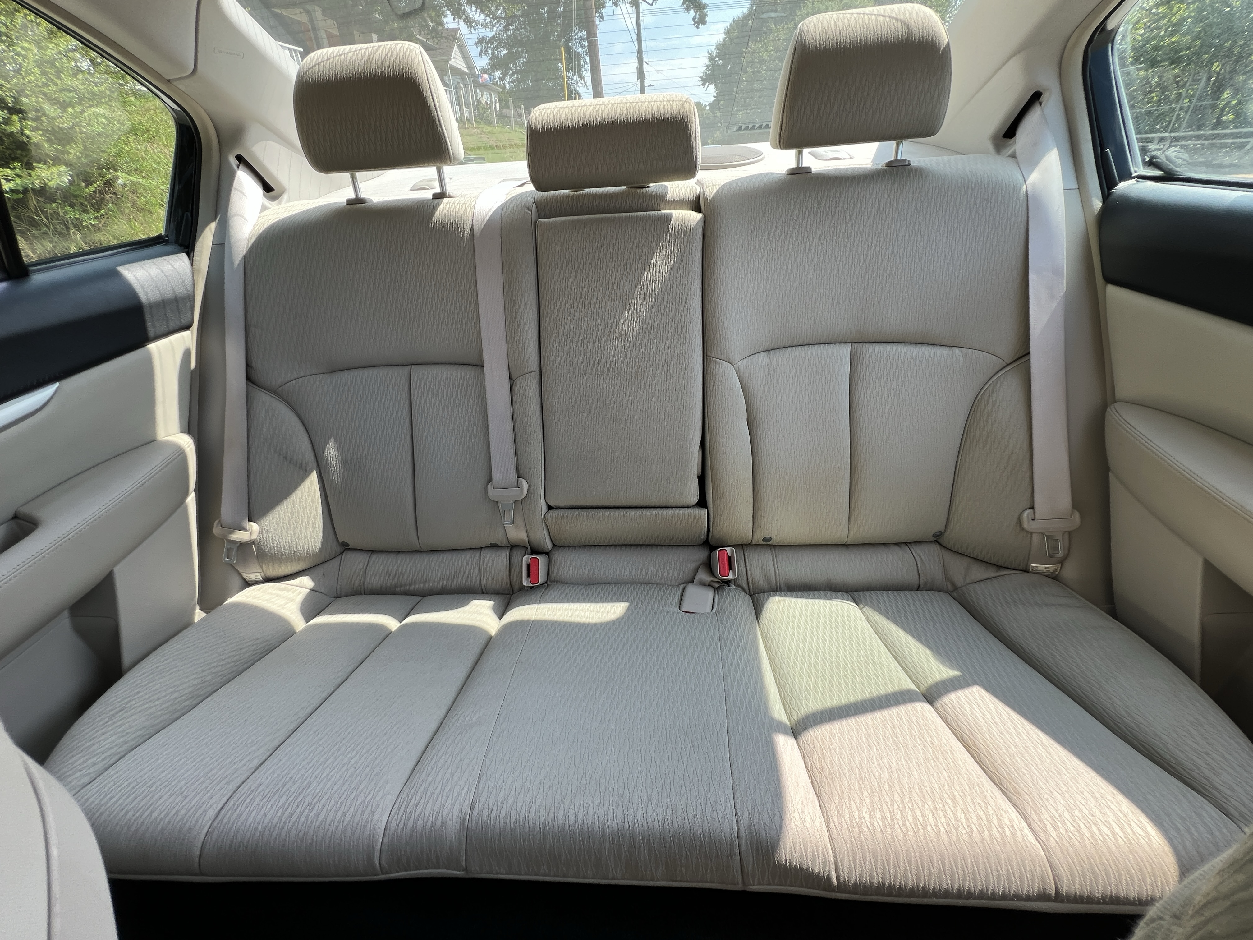 Used 2011 Subaru Legacy 2.5i Premium AWD/4WD image 16