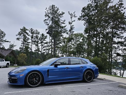 Used 2018 Porsche Panamera 4S w/ Premium Package Plus AWD/4WD image 4
