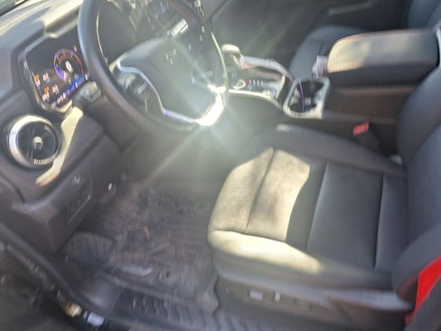 Used 2024 Chevrolet Colorado Z71 w/ LPO, Dark Essentials Package image 11