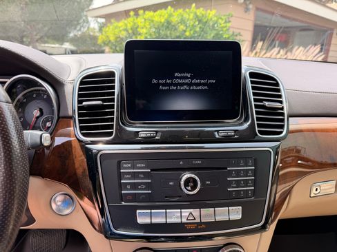 Used 2017 Mercedes-Benz GLS 450 4MATIC image 9