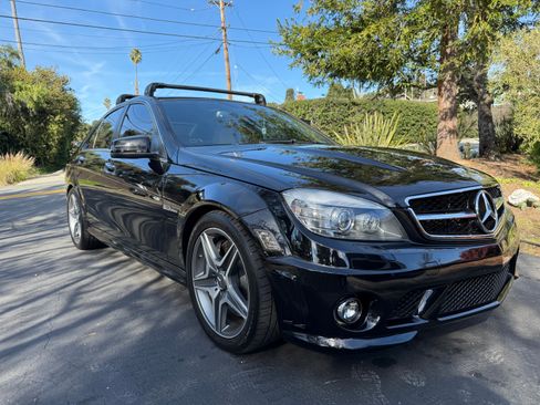 Used 2010 Mercedes-Benz C 63 AMG Sedan image 8