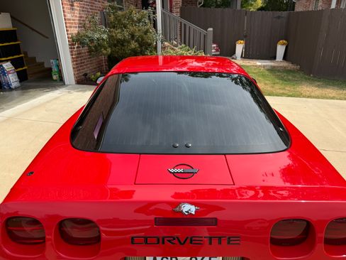 Used 1995 Chevrolet Corvette Coupe RWD image 1