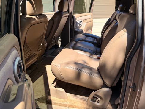 Used 1995 GMC Suburban 4WD image 4