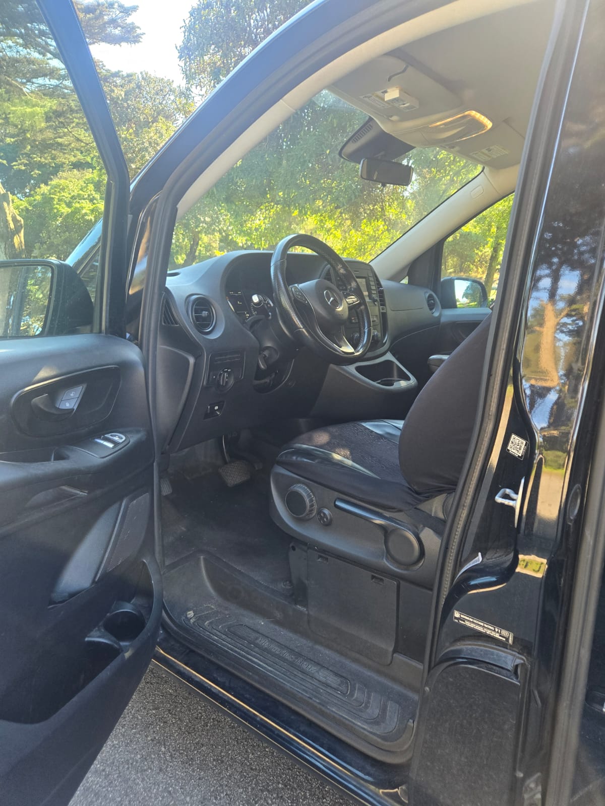 Used 2018 Mercedes-Benz Metris Passenger image 13