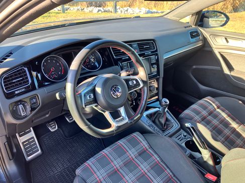 Used 2019 Volkswagen GTI S image 13