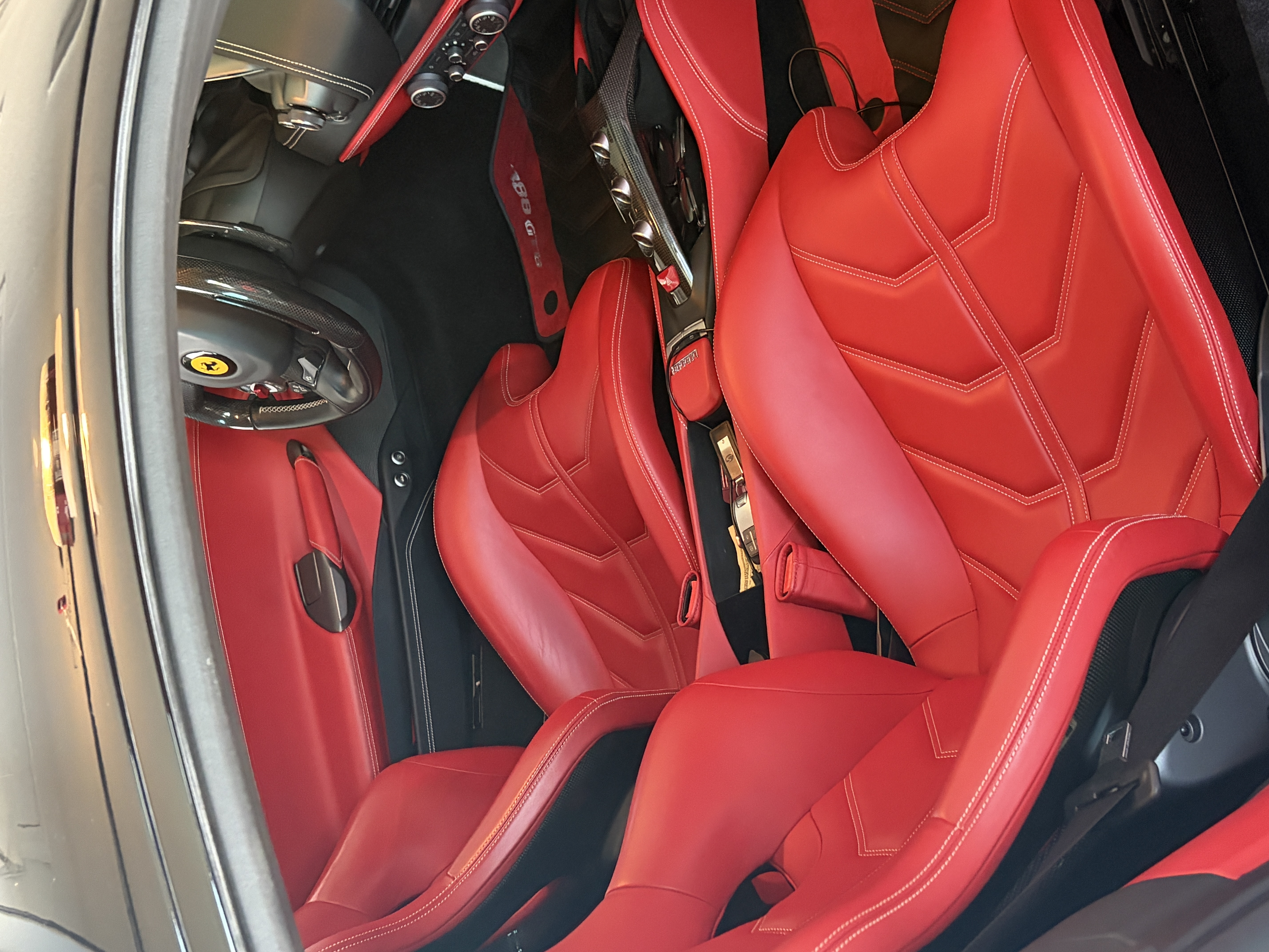 Used 2018 Ferrari 488 GTB RWD image 24