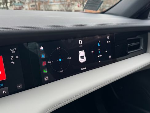 Used 2021 Porsche Taycan 4S image 25