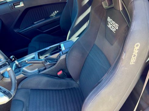 Used 2013 Ford Mustang Boss 302 w/ Boss 302 Accessory Pkg RWD image 10