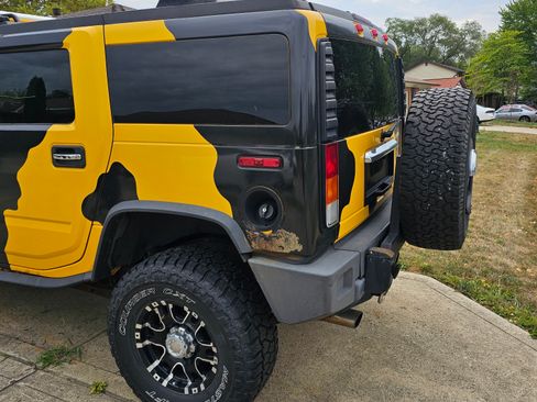 Used 2003 HUMMER H2 w/ Preferred Equipment Group image 4