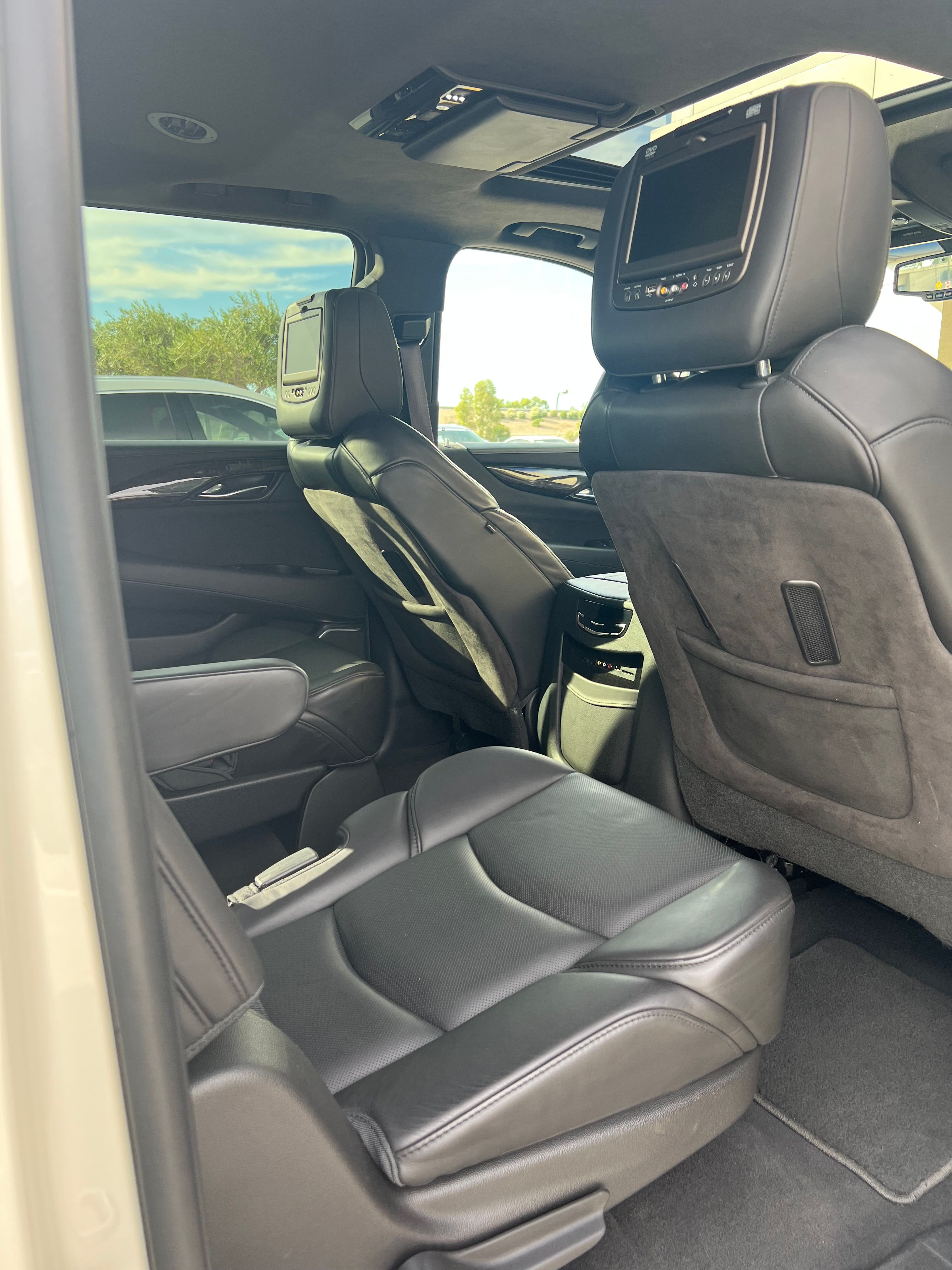 Used 2015 Cadillac Escalade ESV Platinum RWD image 13
