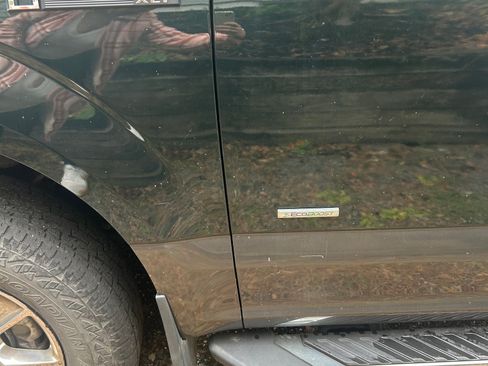 Used 2016 Ford F150 XLT w/ Equipment Group 302A Luxury image 11