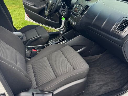 Used 2017 Kia Forte LX image 26