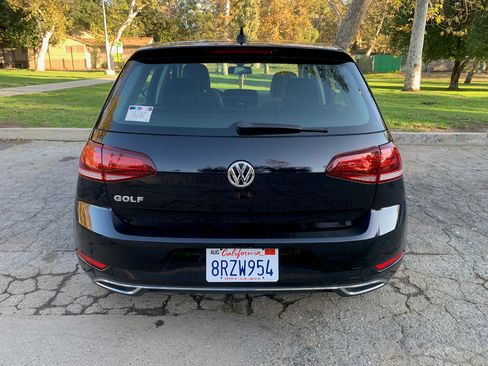 Used 2020 Volkswagen Golf 4-Door image 5