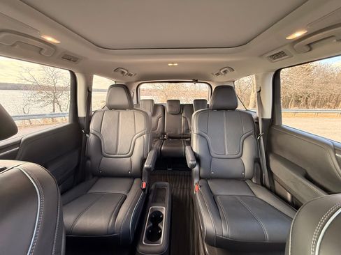 Used 2025 INFINITI QX80 Sensory image 15