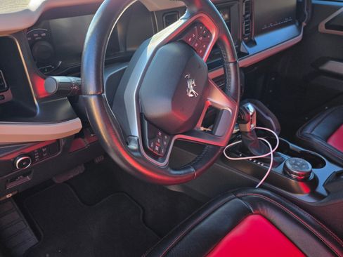 Used 2022 Ford Bronco Wildtrak image 6