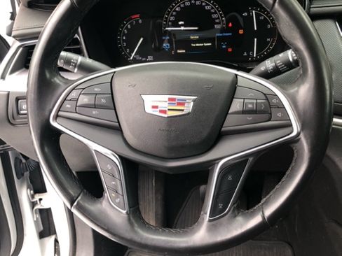 Used 2018 Cadillac XT5 Luxury w/ Driver Awareness Package image 4