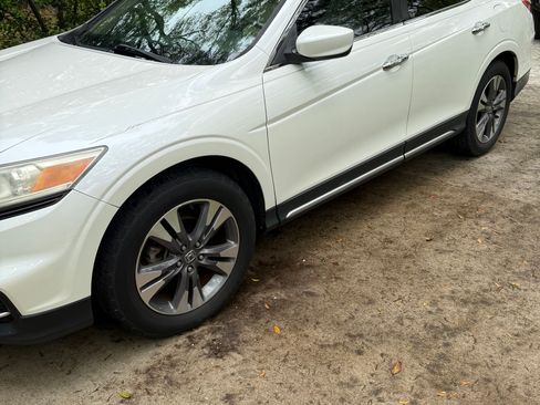 Used 2015 Honda Crosstour EX-L image 2