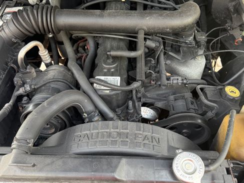 Used 1999 Jeep Wrangler Sahara AWD/4WD image 27