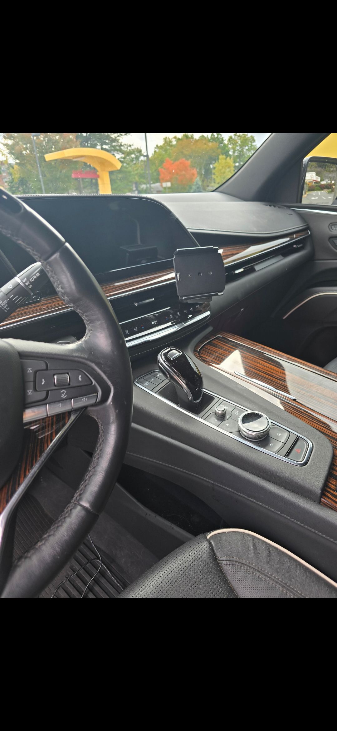 Used 2023 Cadillac Escalade ESV Premium Luxury w/ LPO, Floor Liner Package AWD/4WD image 6