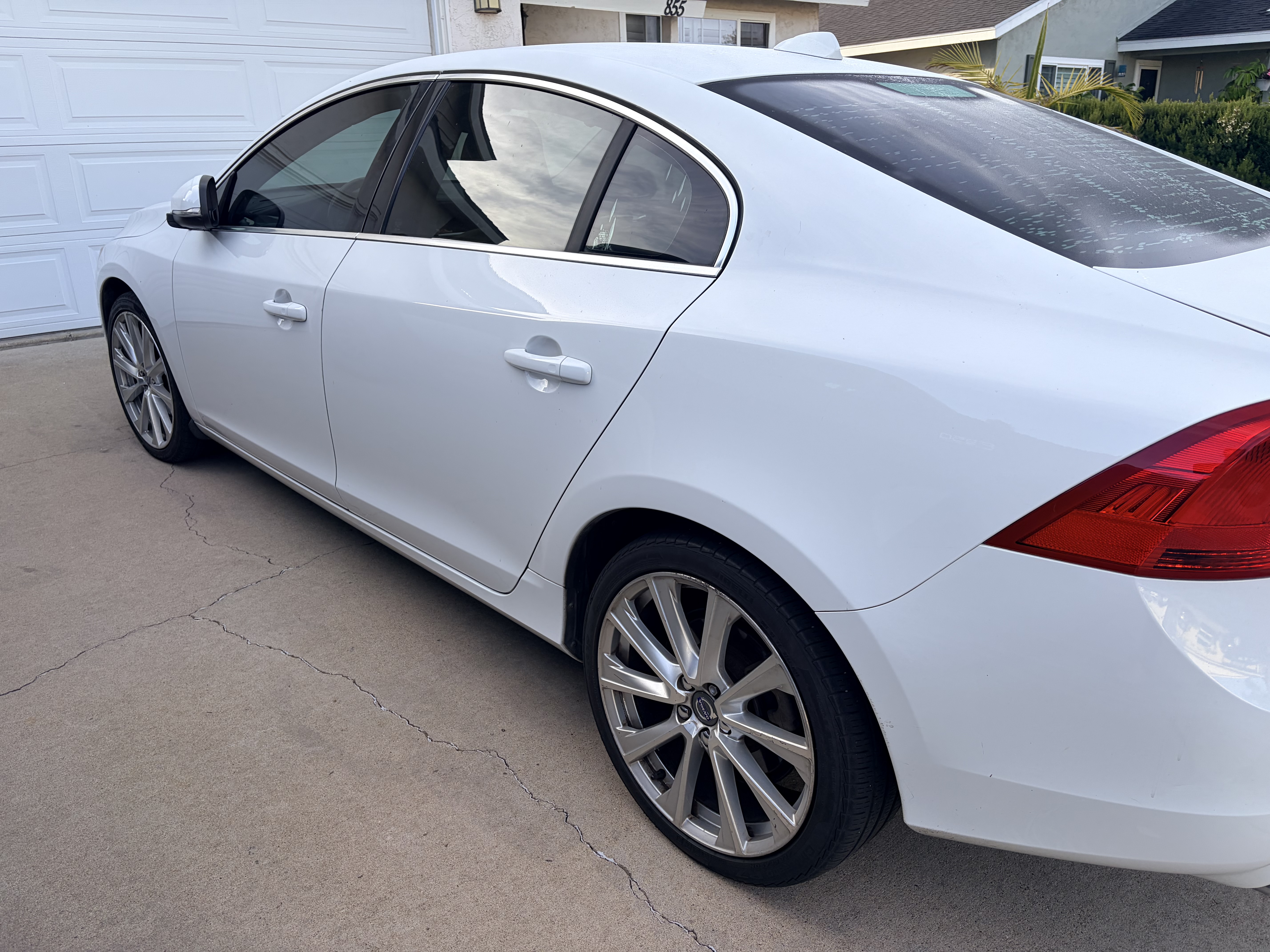 Used 2017 Volvo S60 T5 Inscription FWD image 2