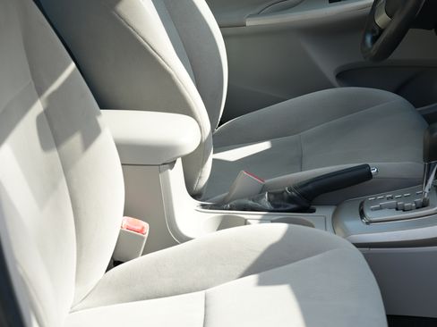 Used 2012 Toyota Corolla LE w/ Preferred Accessory Pkg FWD image 10