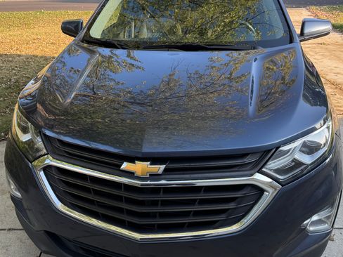 Used 2018 Chevrolet Equinox LT image 1