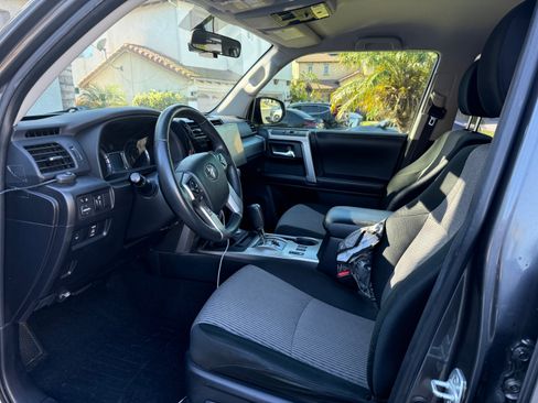 Used 2016 Toyota 4Runner SR5 image 10