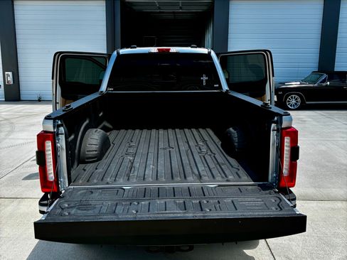 Used 2024 Ford F250 XLT w/ XLT Premium Package AWD/4WD image 23
