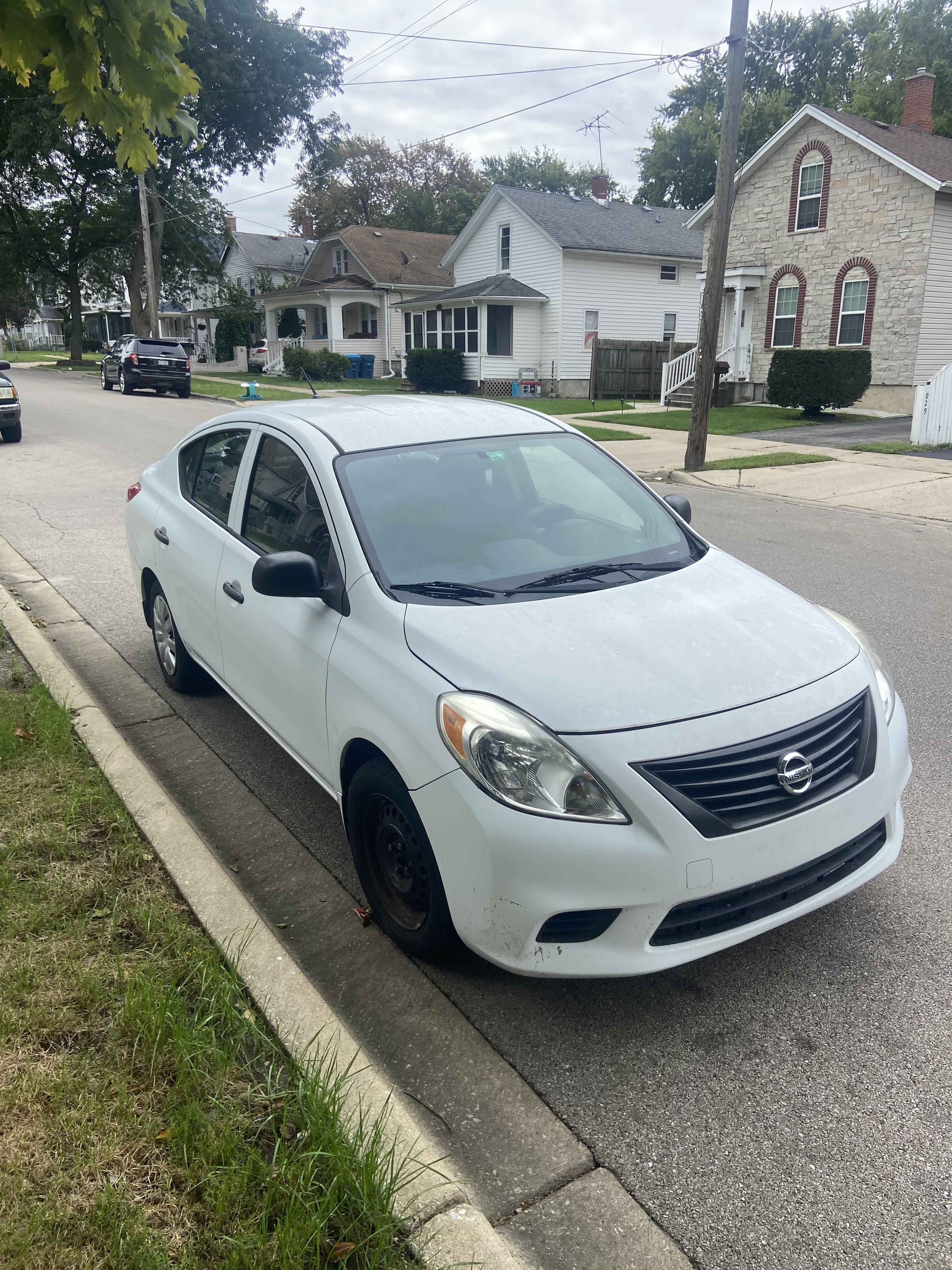 Used 2012 Nissan Versa S FWD image 4