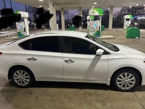 Used 2017 Nissan Sentra S image 4