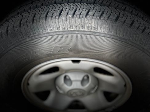 Used 2003 Toyota Tundra SR5 RWD image 5