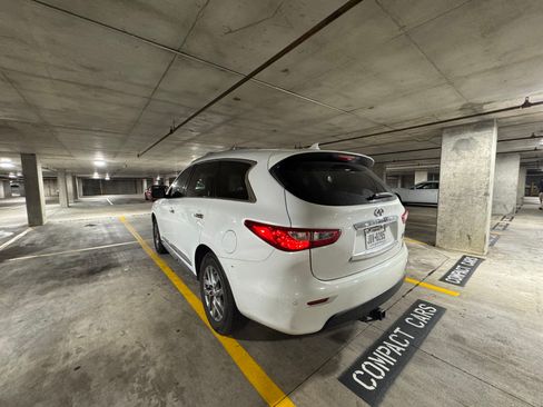 Used 2013 INFINITI JX35 FWD w/ Premium Pkg image 10