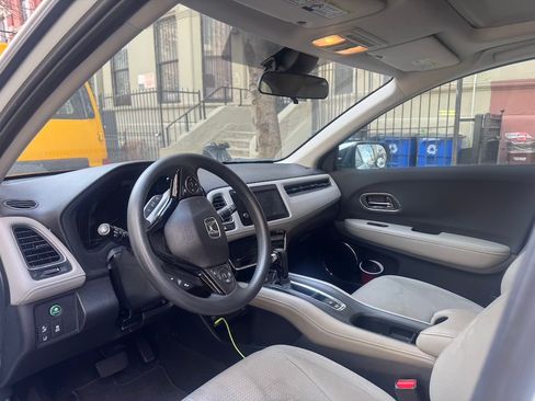 Used 2021 Honda HR-V EX image 15