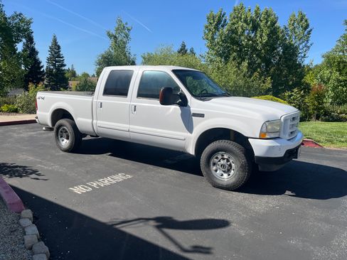 Used 2003 Ford F250 XLT AWD/4WD image 2