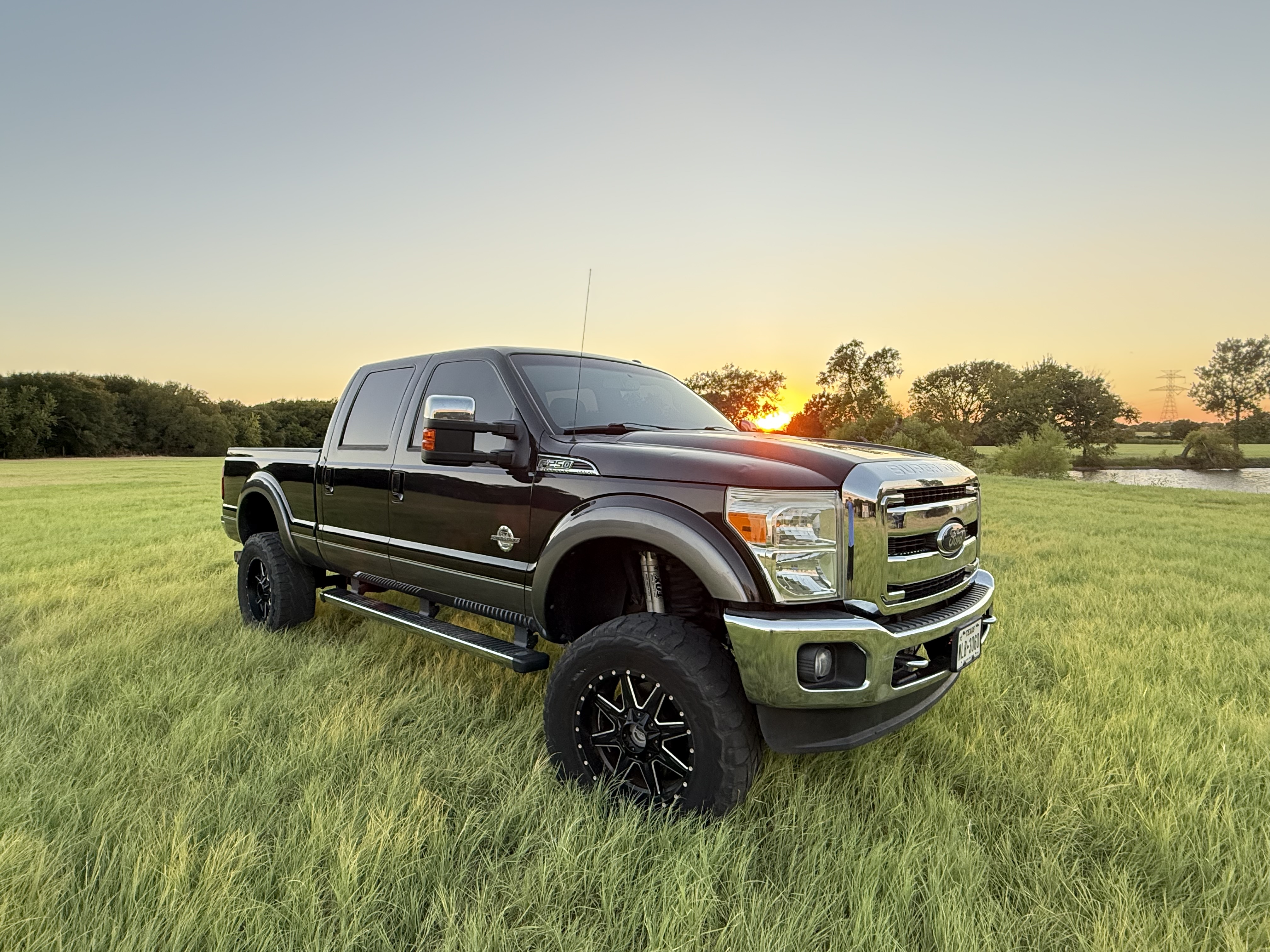 Used 2012 Ford F250 Lariat w/ Lariat Ultimate Pkg AWD/4WD image 8