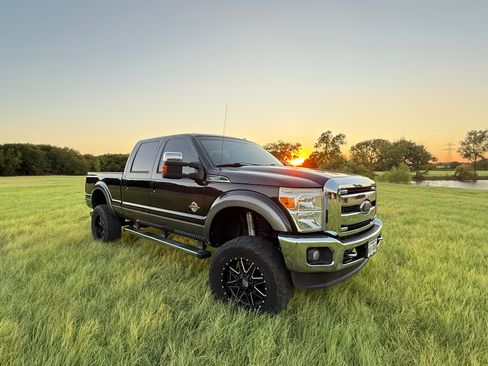 Used 2012 Ford F250 Lariat w/ Lariat Ultimate Pkg AWD/4WD image 6