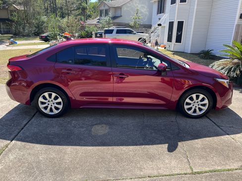 Used 2024 Toyota Corolla LE image 5