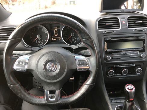 Used 2014 Volkswagen GTI Wolfsburg Edition image 20