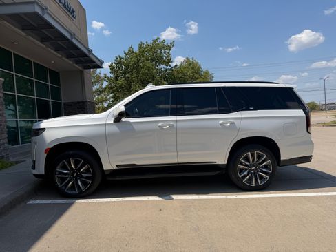 Used 2024 Cadillac Escalade Sport w/ Touring Package AWD/4WD image 1