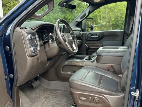 Used 2021 GMC Sierra 2500 Denali w/ Denali Ultimate Package AWD/4WD image 13