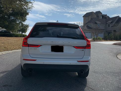 Used 2021 Volvo XC60 T5 Momentum image 6