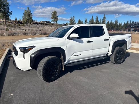 Used 2024 Toyota Tacoma TRD Off-Road image 1