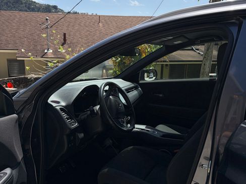 Used 2019 Honda HR-V Sport image 8