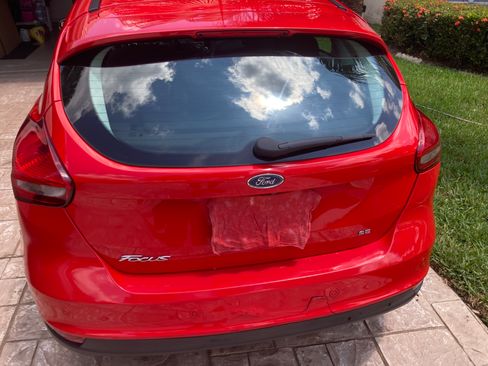 Used 2015 Ford Focus SE FWD image 11