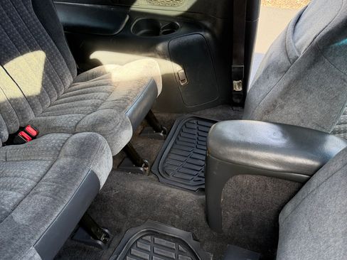 Used 2000 Chevrolet Blazer LS w/ LS Preferred Equipment Group image 19