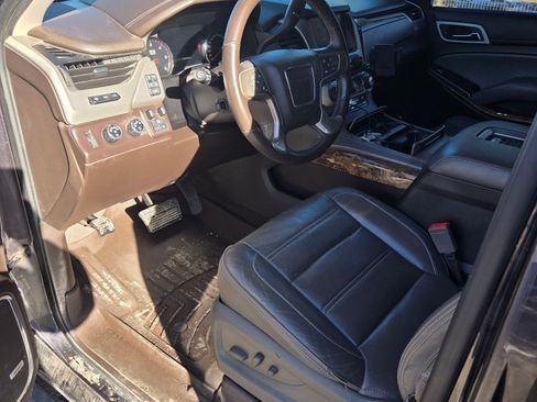 Used 2015 GMC Yukon XL Denali w/ Premium Package image 6