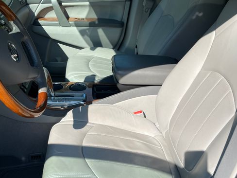 Used 2011 Buick Enclave CXL FWD image 12