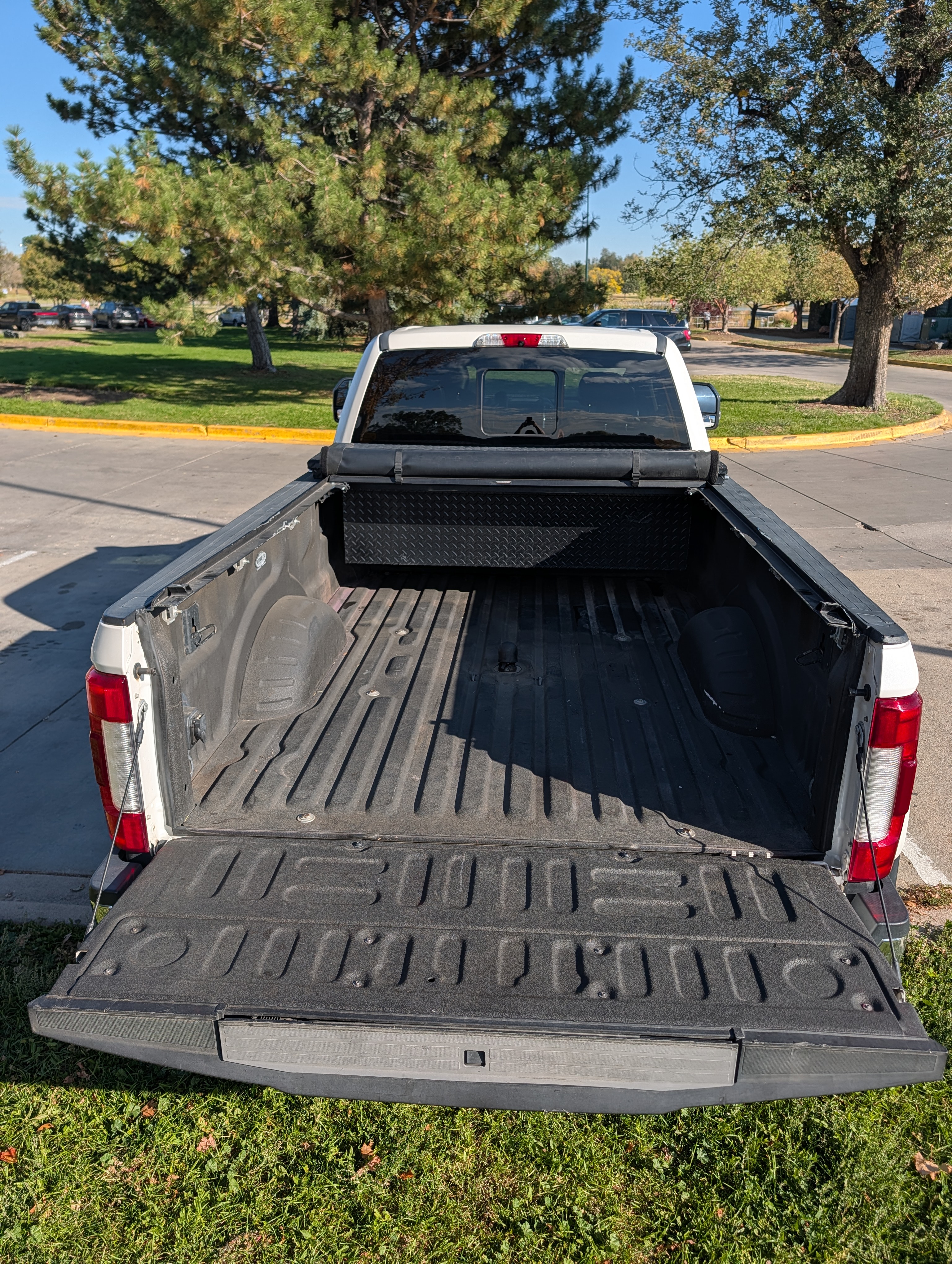Used 2017 Ford F350 Lariat w/ Lariat Ultimate Package AWD/4WD image 16